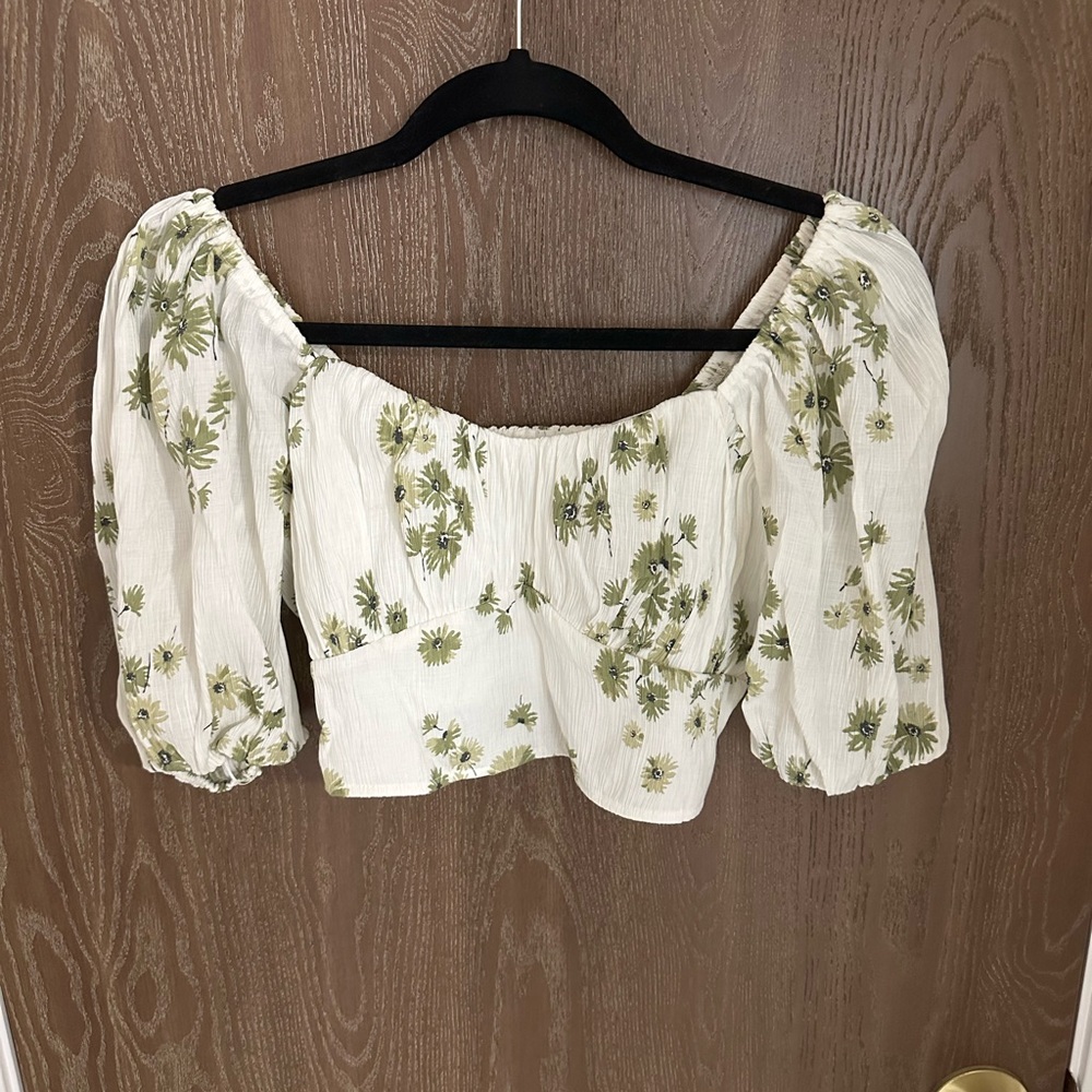 Abercrombie & Fitch Floral Puff Sleeve Crop Top